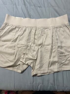 Women's Cream Elastic-Waist Athletic Shorts